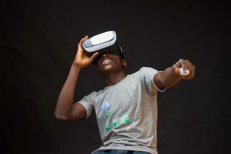 要想讓 VR 頭戴式裝置贏得市場，蘋果需要大膽創新應用程式
