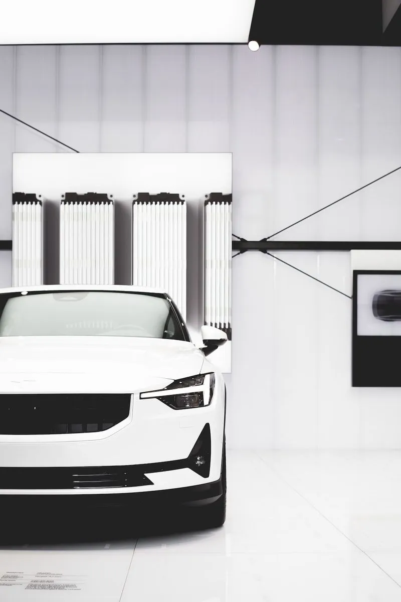富有野心的 BMW：推出能行近 300 英裏的 5 系列電動轎車