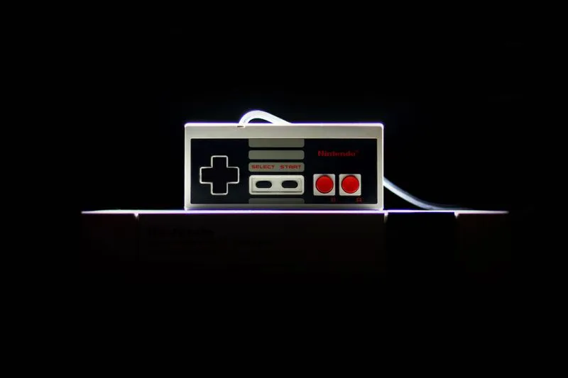 8BitDo 推出的 NES 按鍵是個紅色的任天堂主題實驗邀約