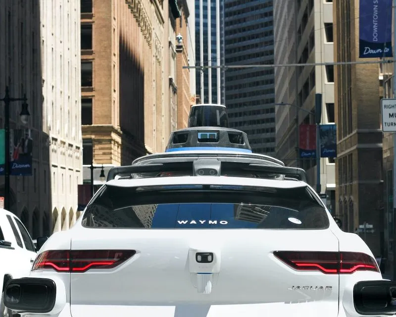 Waymo 自駕車正式進軍 Uber，首個城市為鳳凰城