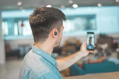 蘋果 Vision Pro 頭戴式耳機：將讓你成為數位化身的 FaceTime 產品