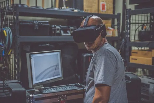 Sol Reader：一款專為閱讀而設的 VR 頭戴裝置