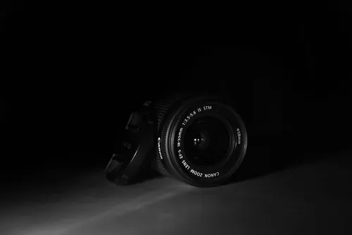 富士新推出的 GFX100 II 中畫幅相機，體積更小、速度更快，並且便宜 2,500 美元