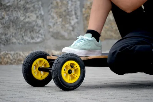 Onewheel 在大規模召回之後推出全新價值 3200 美元的專業版電動滑板