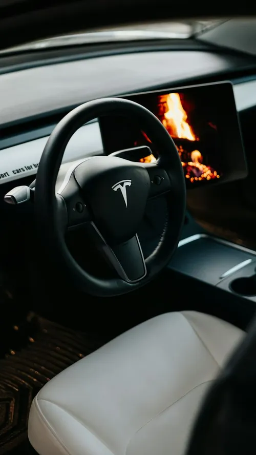 特斯拉推出全新的 Model 3 Performance 車型，以刺激需求